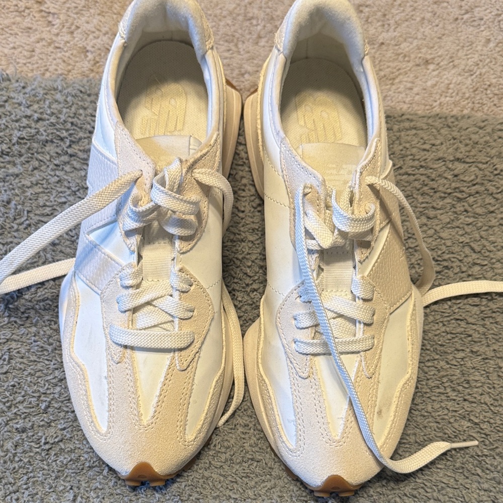 New Balance Women's Sneakers - White and Tan